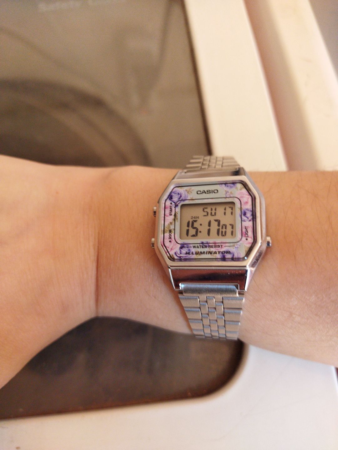 Customer photo review of Reloj Casio Vintage LA680WA-2CDF Plateado Flores