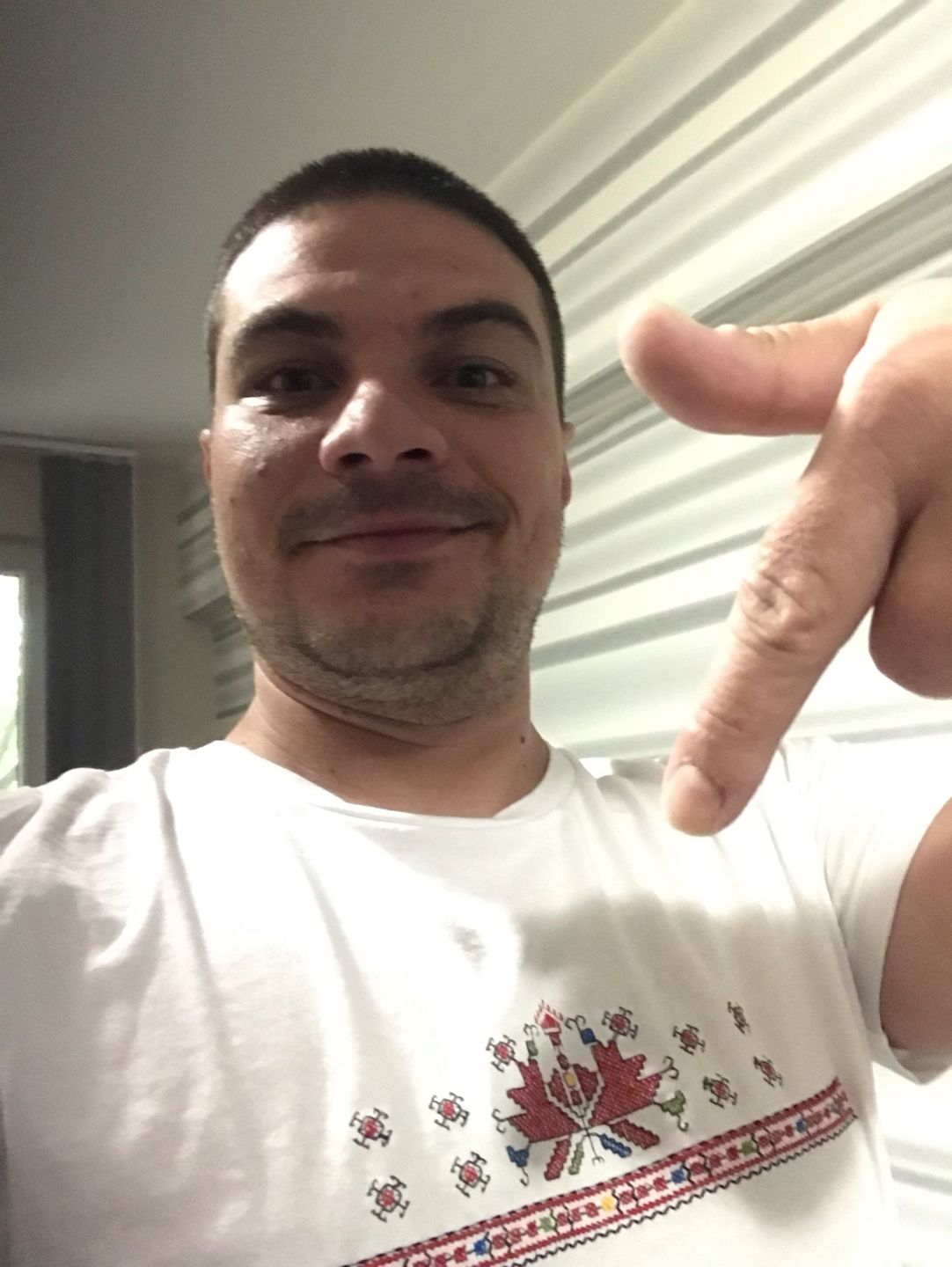 Customer photo review of Тениска с шевица "Аз съм"