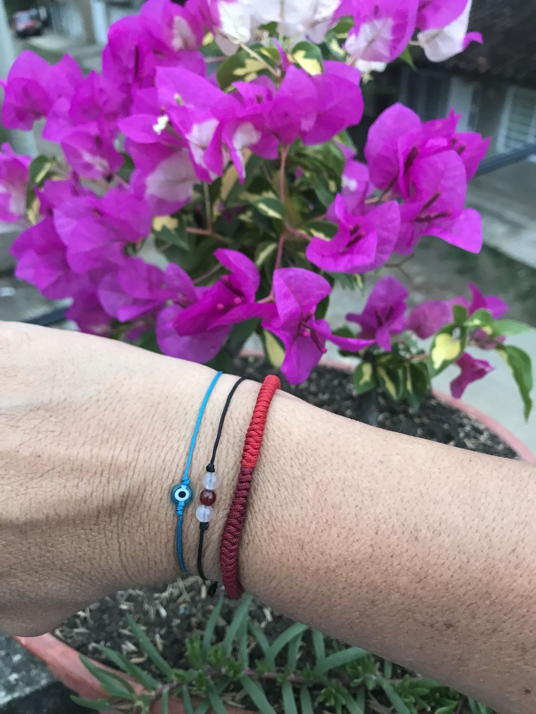 Customer photo review of Hilos de protección rojos 7 nudos