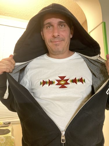 Customer photo review of Тениска бродирана с шевица "Канатица"