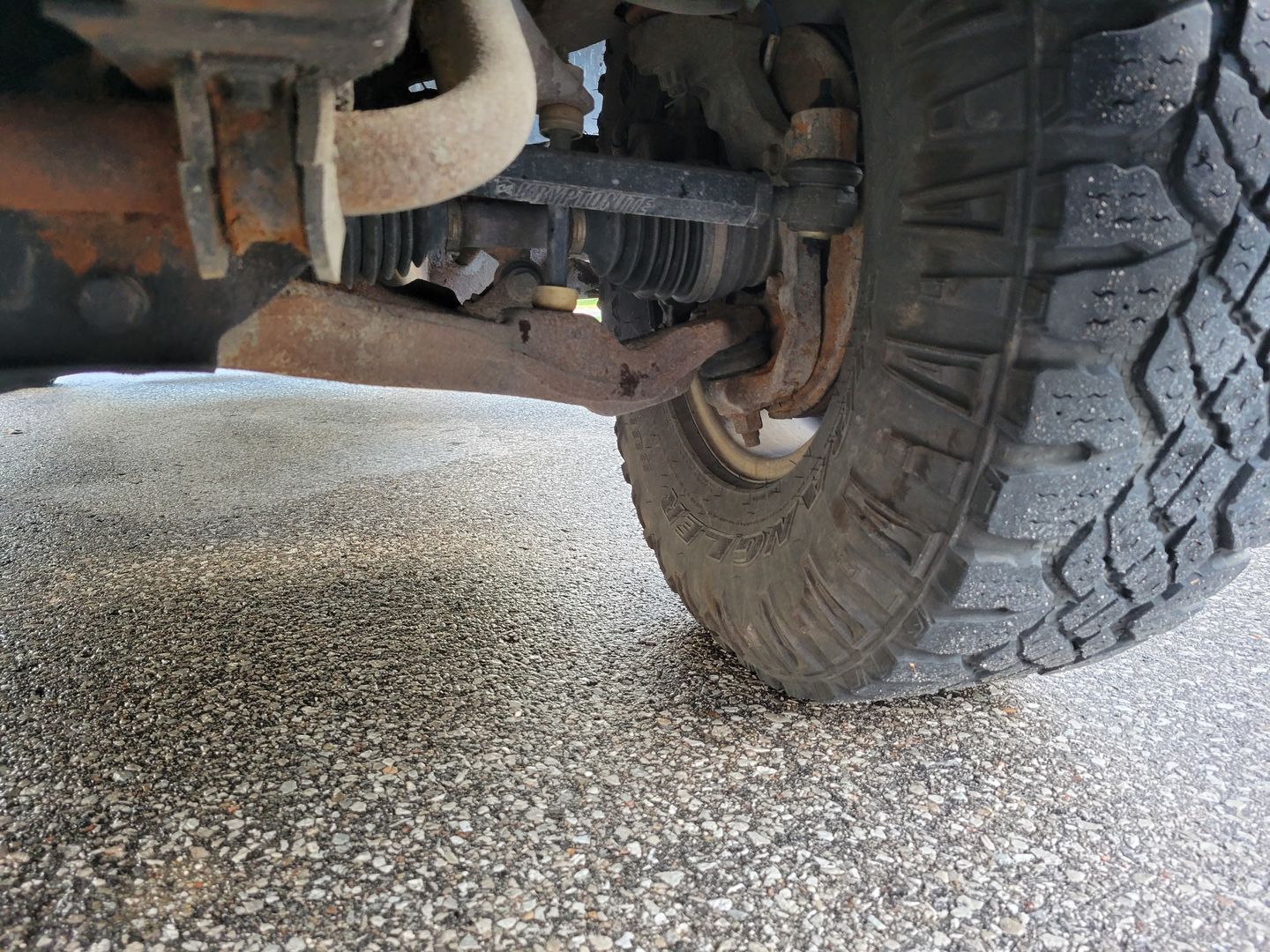 Customer photo review of 2001-2010 Duramax Death Grip Outer Tie Rods (KRTR10)