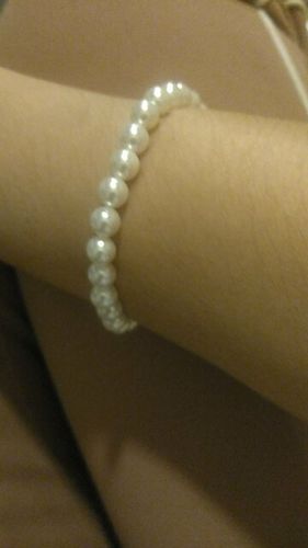 Customer photo review of Bracelet de fausses perles blanches nacrées