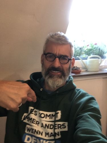 Customer photo review of WWW.RUBIKON.NEWS HOODIE BUBEN • ES KOMMT IMMER ANDERS