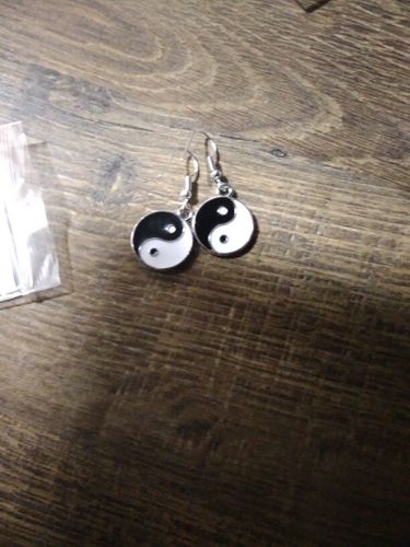 Customer photo review of Boucles d'oreilles pendantes Yin Yang