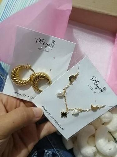 Customer photo review of Arracadas Croissant Acero