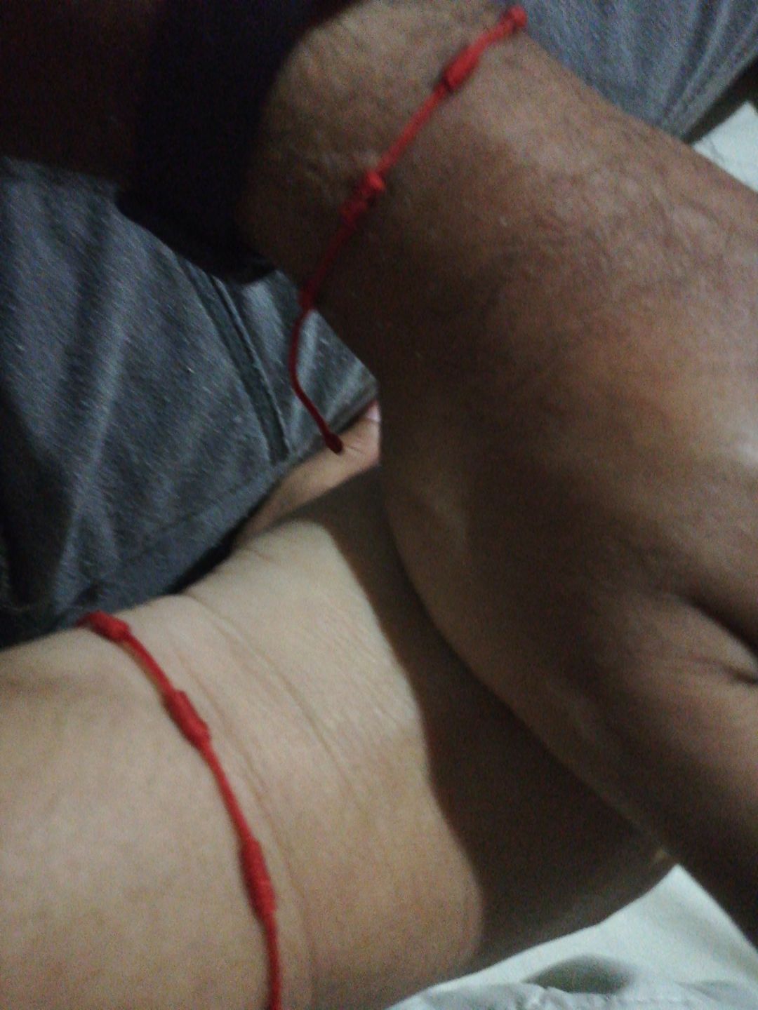 Customer photo review of Hilos de protección rojos 7 nudos
