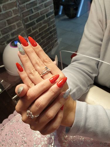 Customer photo review of Gel Polish Didier Lab Macarons Red Chilli 10ml