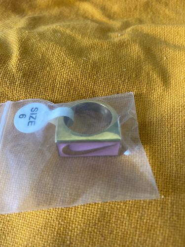 Customer photo review of Bague Swoosh Or Rose