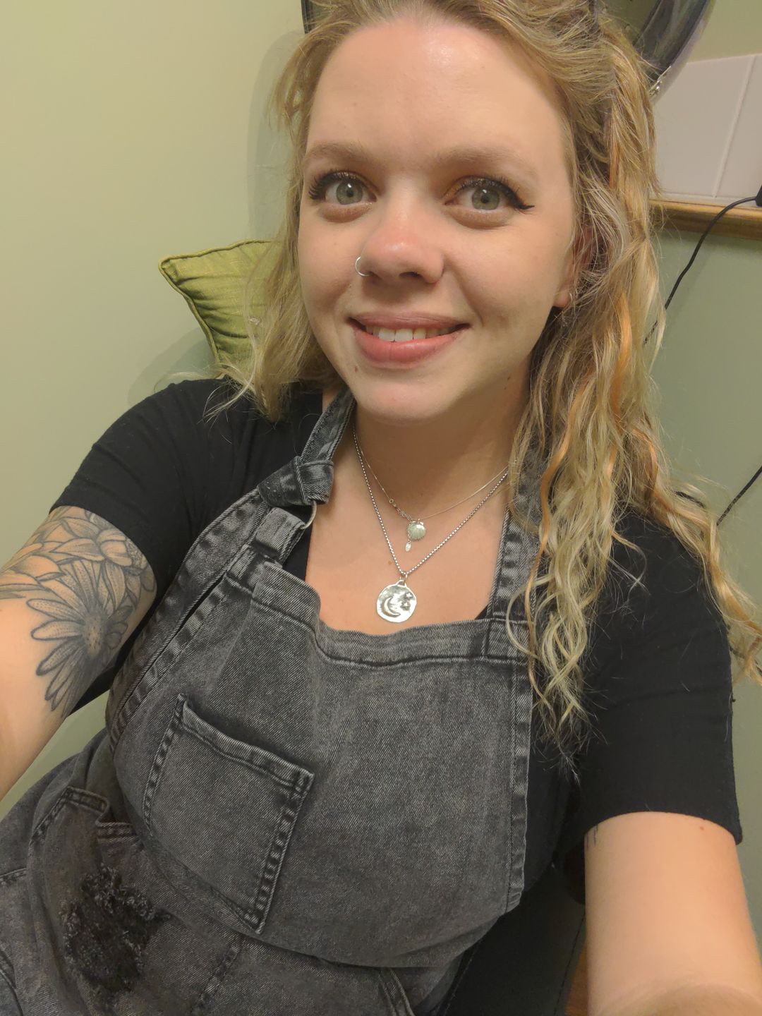 Customer photo review of Black Acid Washed Denim Apron