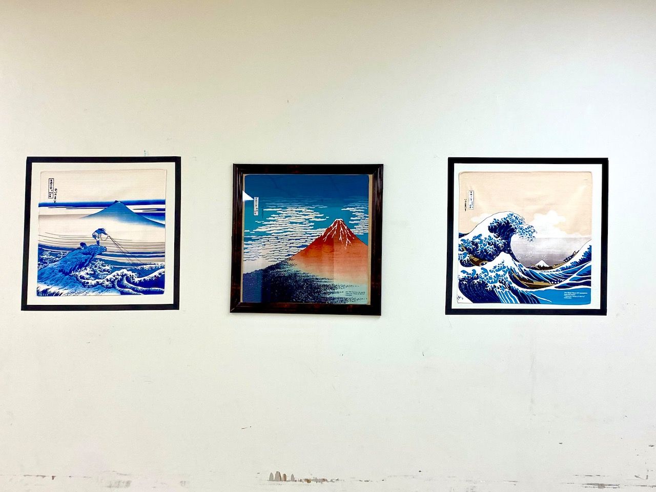 Customer photo review of Hokusai Ukiyo-e Furoshiki 48cm | The Great Wave off Kanagawa