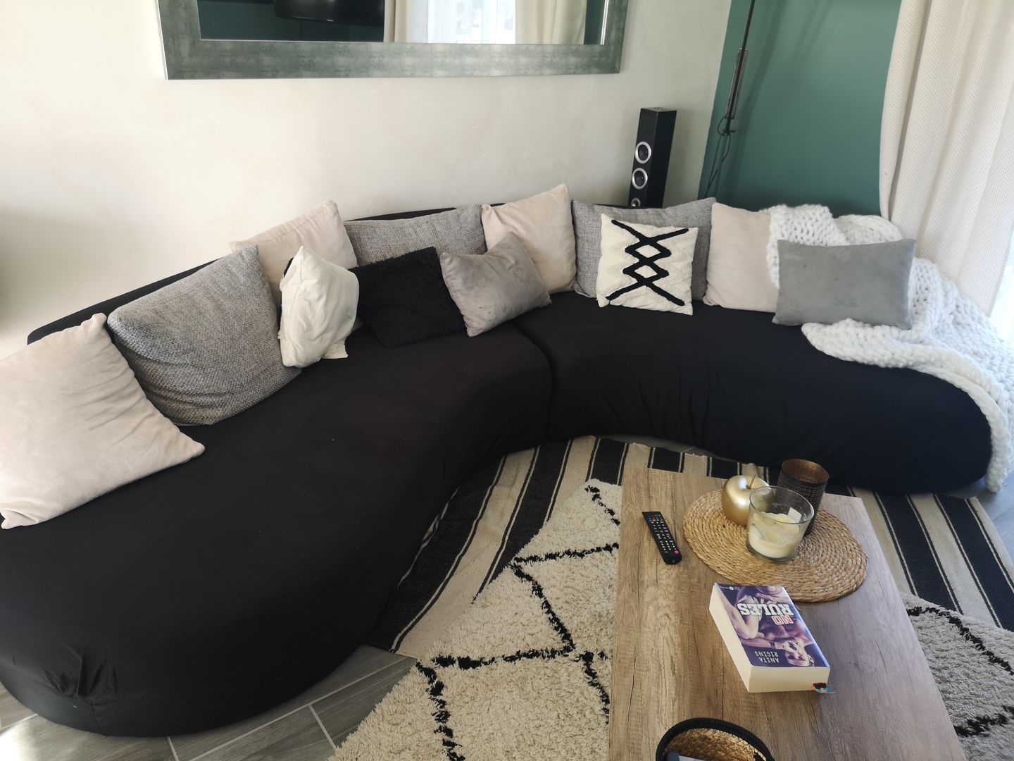 Customer photo review of Noir - Housses Extensibles de Fauteuil et Canapé - La Maison des Housses
