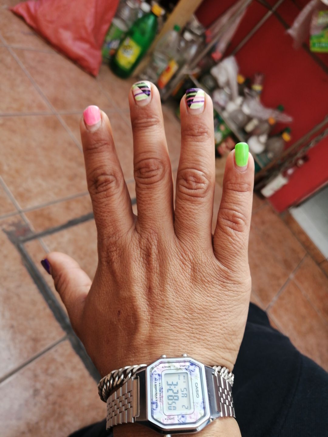 Customer photo review of Reloj Casio Vintage LA680WA-2CDF Plateado Flores
