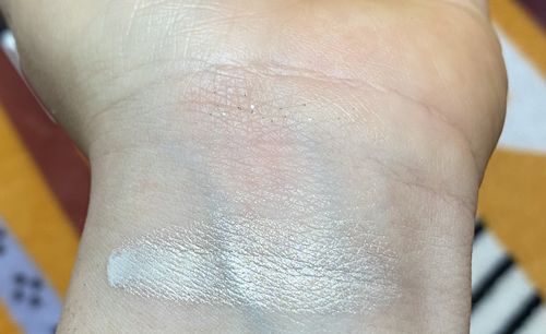 Customer photo review of Petrizzio Instant Glow Liquid Highlighter