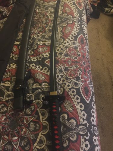 Customer photo review of BLEACH HANDMADE KATANA SAMURAI SWORDS REAL ANIME SWORD FULL TANG SHARPENED
