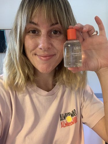 Customer photo review of Essensual Lube