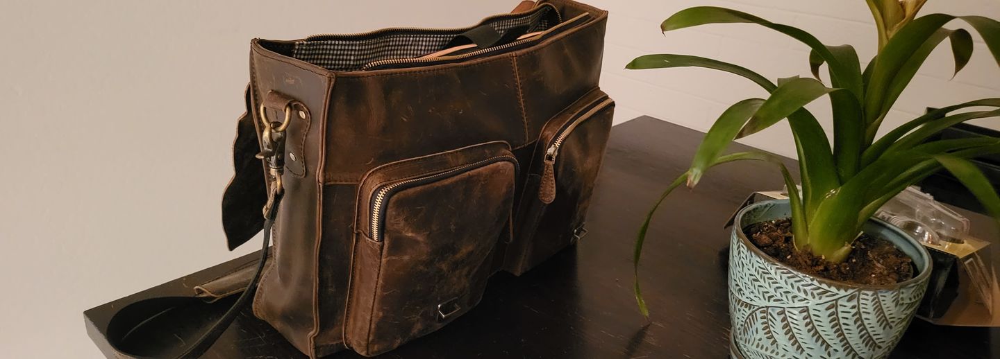 Customer photo review of Retro Buffalo Hunter Leather Laptop Messenger Bag