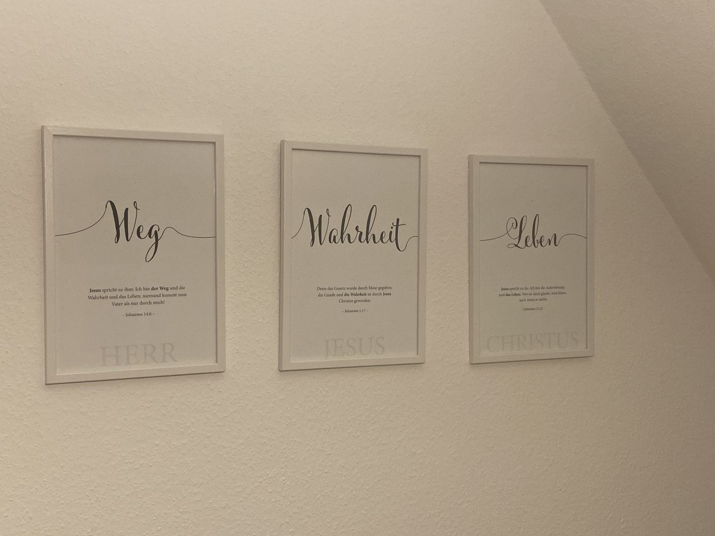 Customer photo review of Poster "Weg Wahrheit Leben" · 3er Set · A3 / A4  · Bibelvers Deutsch