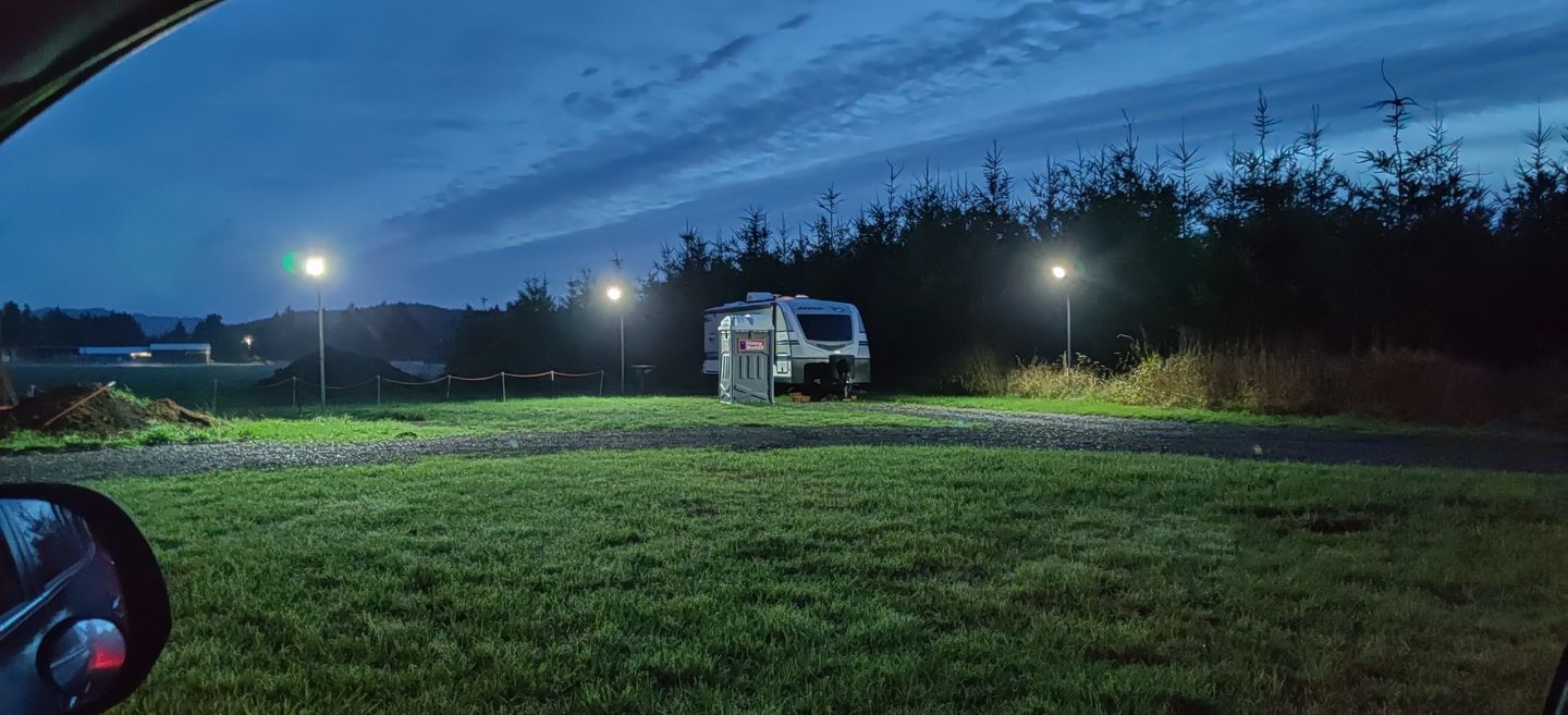 Customer photo review of 140W Solar Street Light 14000 Lumens