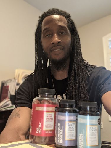 Customer photo review of KING ESSENTIALS- Men's Daily Multi-Vitamin (plant-based) Gummies (45 Day Supply/ .55 Cent A Day) CLICK HERE