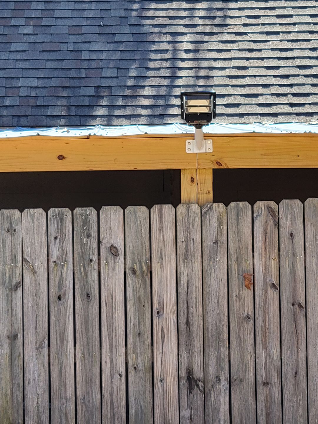 Customer photo review of 140W Solar Street Light 14000 Lumens