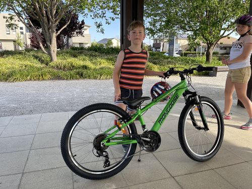 Customer photo review of 2022 Mongoose Rockadile 24 Boys