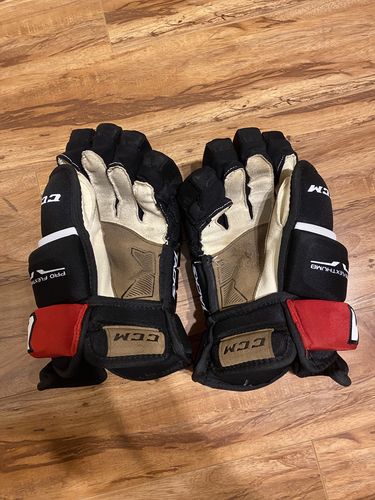 Customer photo review of CCM Tacks 4-Roll Pro Senior Hockey Gloves