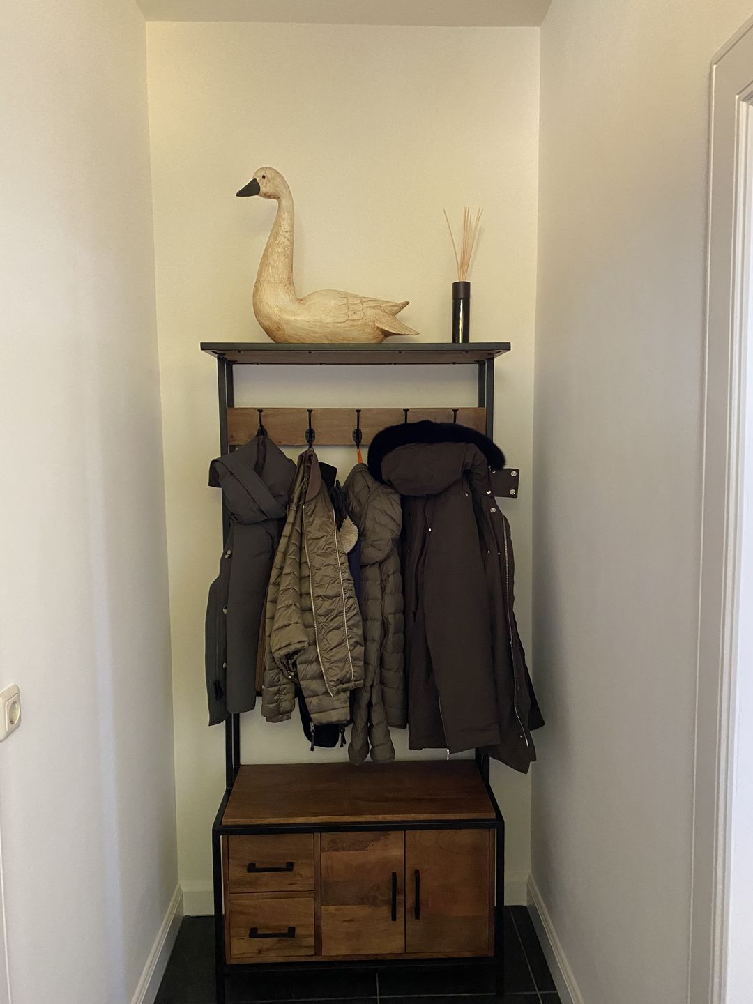 Customer photo review of Garderoberek Industrieel Design | Mangohout en Staal | 80x40x180cm