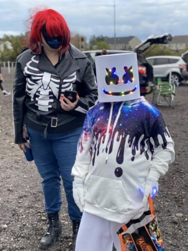 Customer photo review of Marshmallow Kostüm DJ