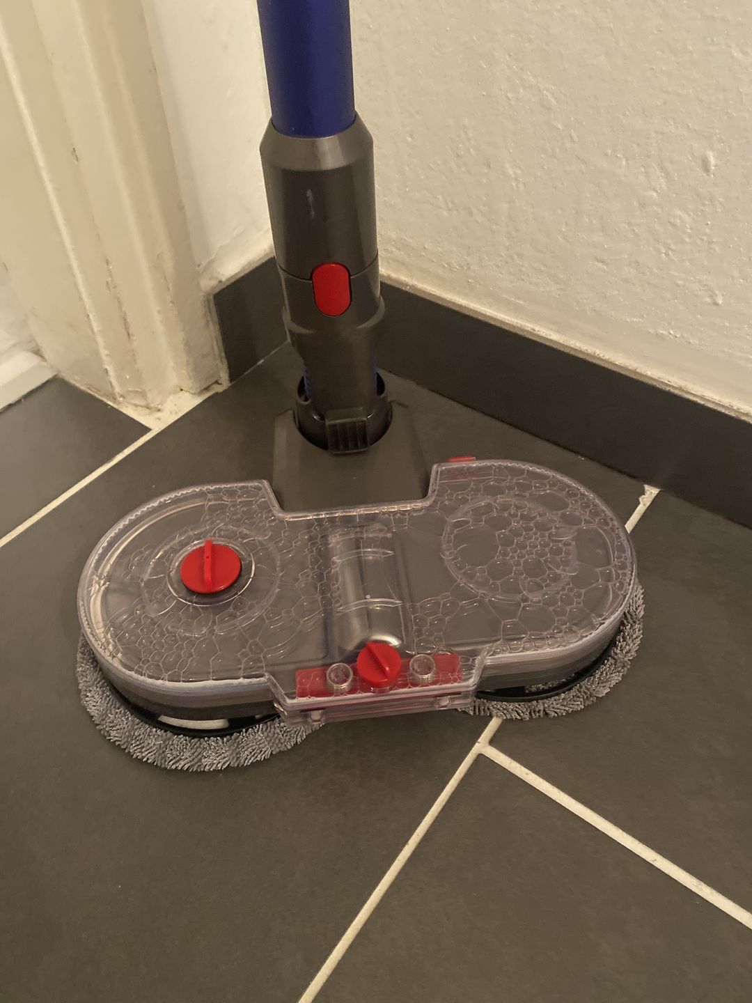 Customer photo review of Elektrischer Wischaufsatz passend für Dyson V7/ V8/ V10/ V11/ V15 (2 Wischpads inkl.)