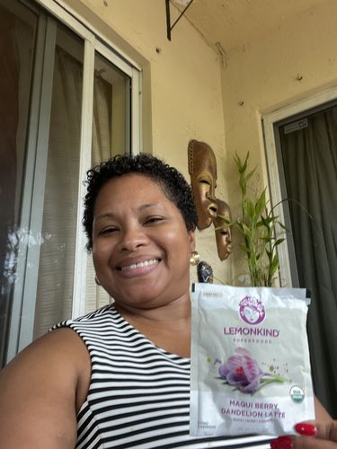 Customer photo review of 5 Day FAT-BURN Latte Cleanse, Vegan Ready-to-Mix Meal Replacements (25 Lattes)