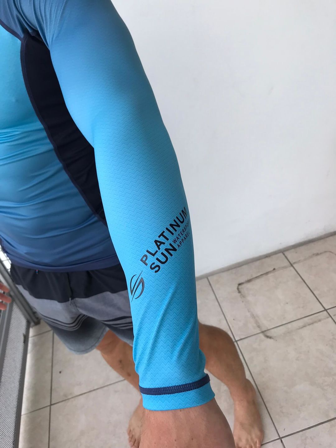 Customer photo review of Long Sleeve Rash Guard for Men UPF 50+ | Gradient - Blue