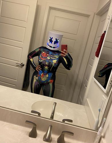 Customer photo review of Marshmallow Kostüm DJ