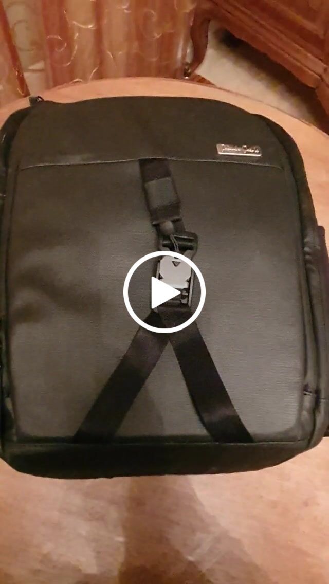 Customer video review of Backpack – optional with laptop compartment (Tech-Sleeve)