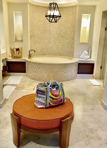 Customer photo review of Daphne Make-Up Bag