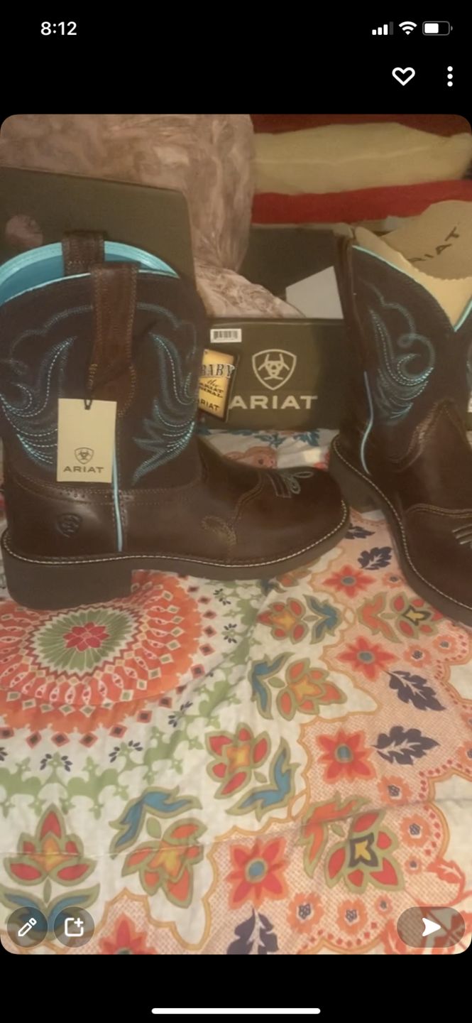 Customer photo review of Ariat Ladies Fatbaby Heritage Dapper Royal Choc Short Boots 10016238