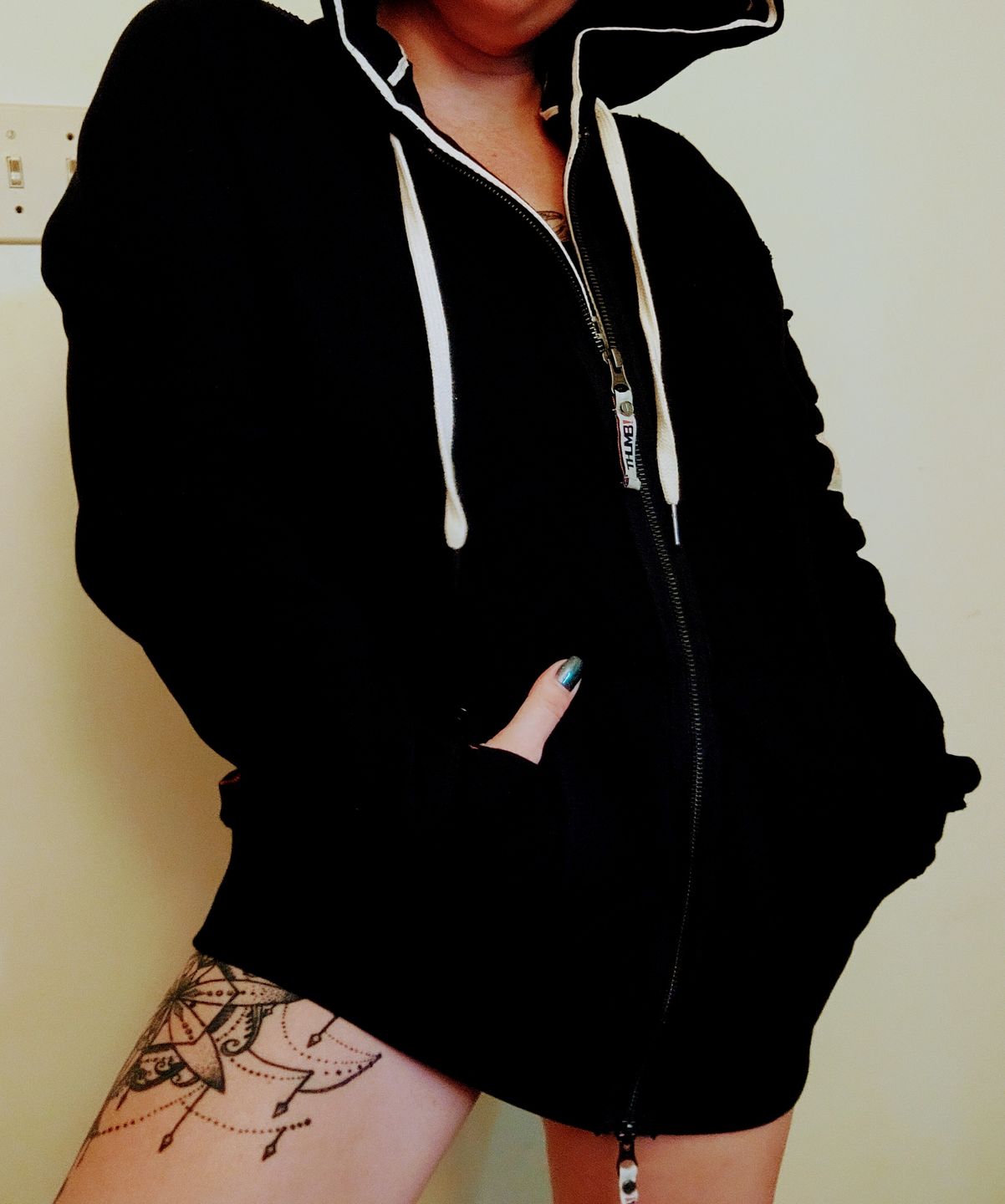 Customer photo review of THE JAMIE HOODIE