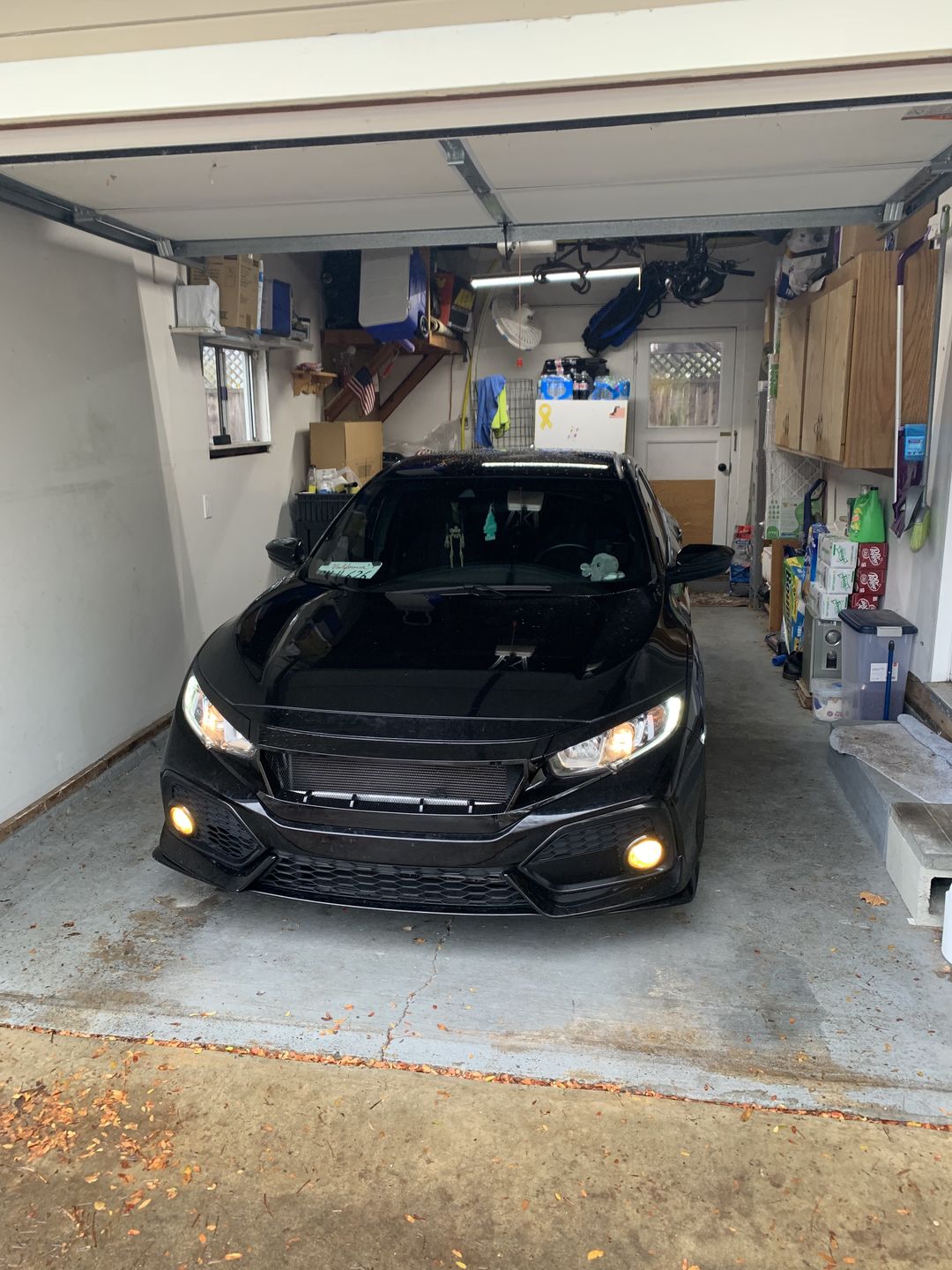 Customer photo review of Sports Grille w/ Steel Mesh - Glossy Black for 16-21 Honda Civic Sedan/Hatchback/FK8