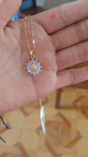 Customer photo review of Sunflower Necklace