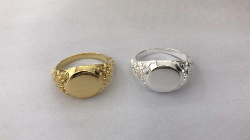 Customer photo review of CL Signet Ring