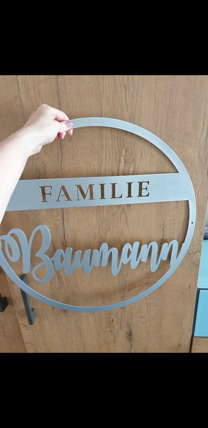 Customer photo review of Türschild rund " Family" mit personalisierbarem Familienname - ein garantierter Hingucker