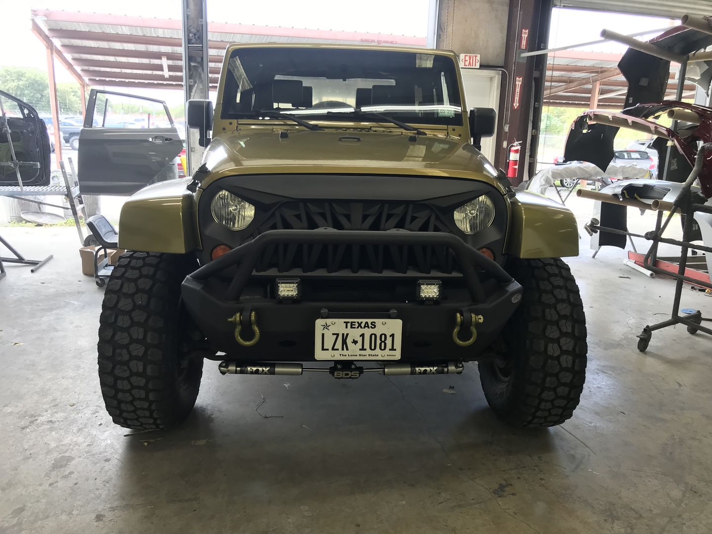 Customer photo review of Shark Grille - Matte Black for 07-18 Wrangler JK