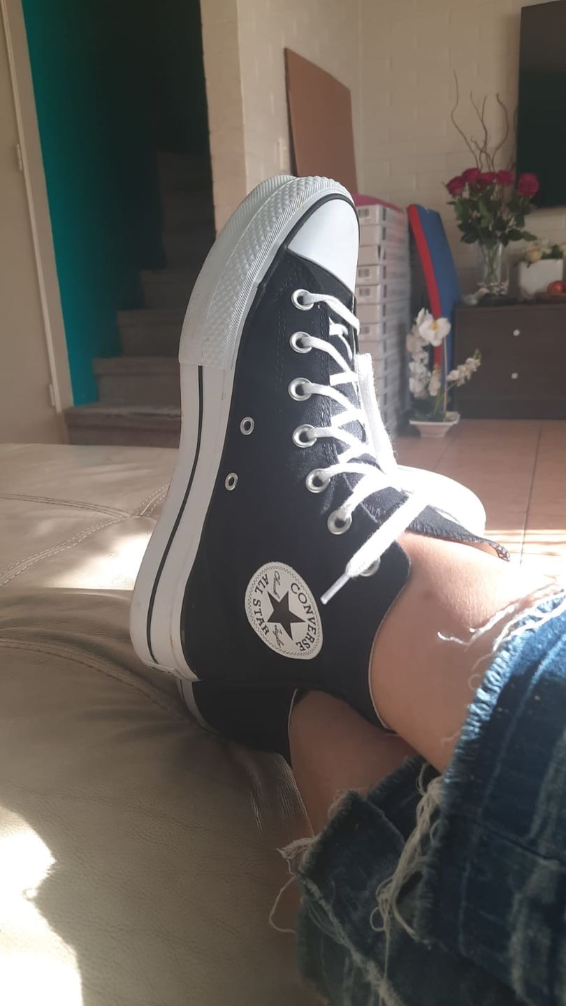 Customer photo review of Zapatilla Converse Chuck Taylor Hi Plataforma Mujer Negro