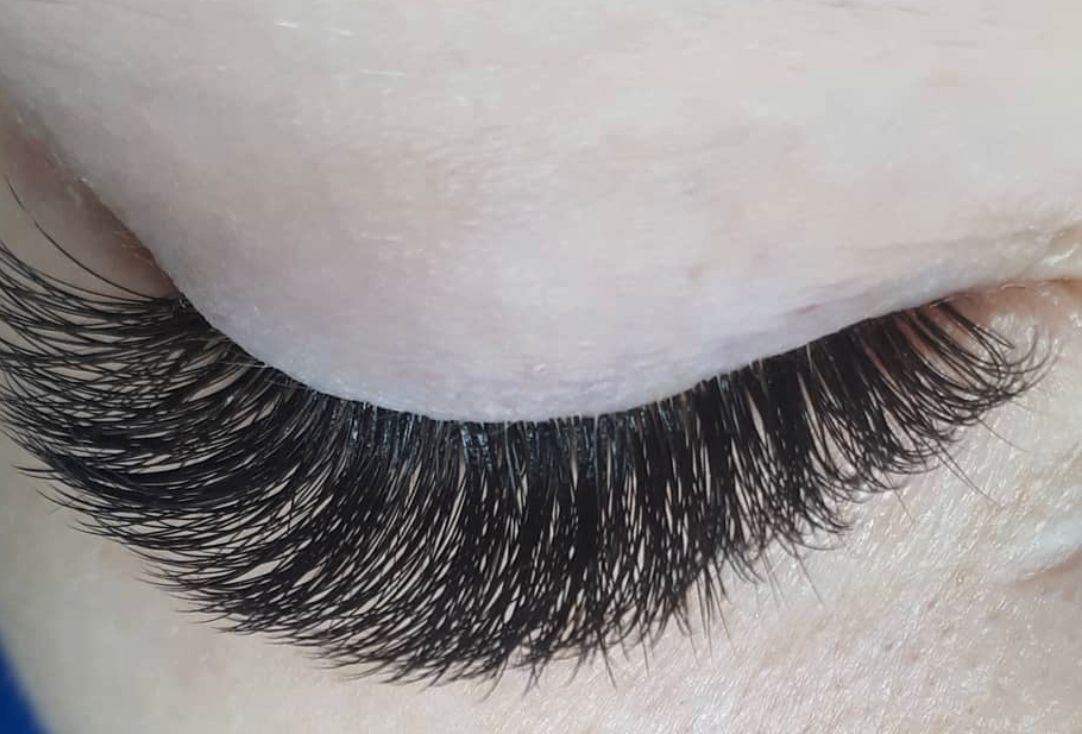Customer photo review of SUPER BONDER FOR LASH EXTENSIONS