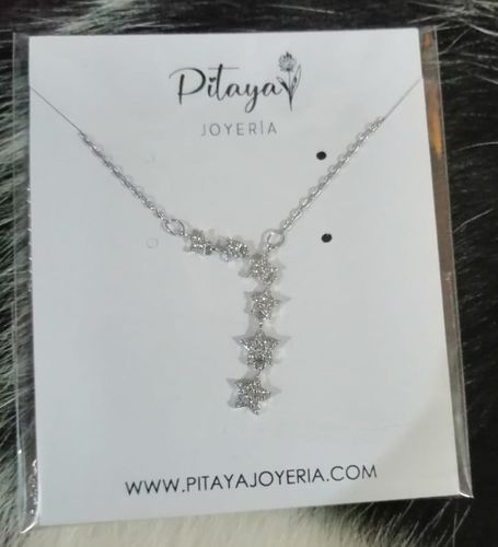 Customer photo review of Collar Lluvia de Estrellas Plateado