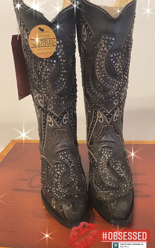 Customer photo review of Women's Embroidery and Studs Western Boots