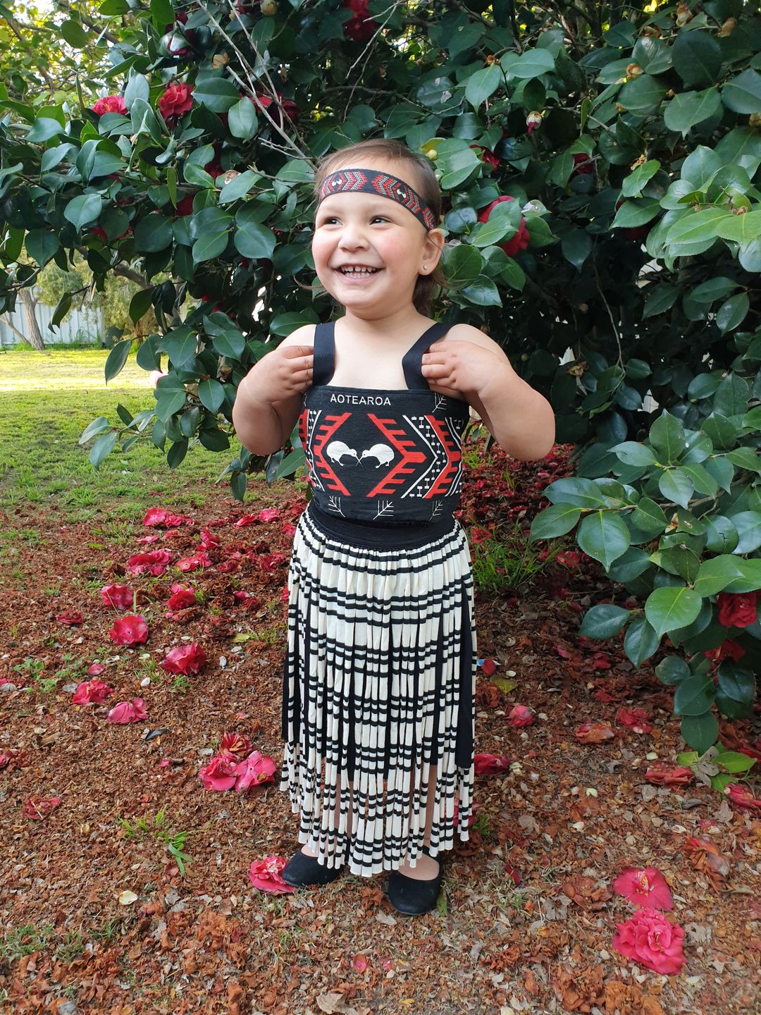 Customer photo review of Kapa Haka Maori Girls Costume
