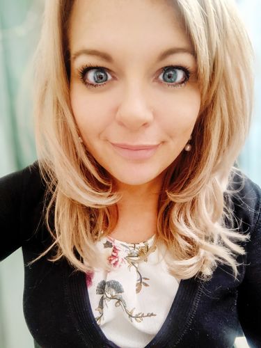 Customer photo review of [US Warehouse] New York Blue Prescription Monthly Contact Lenses