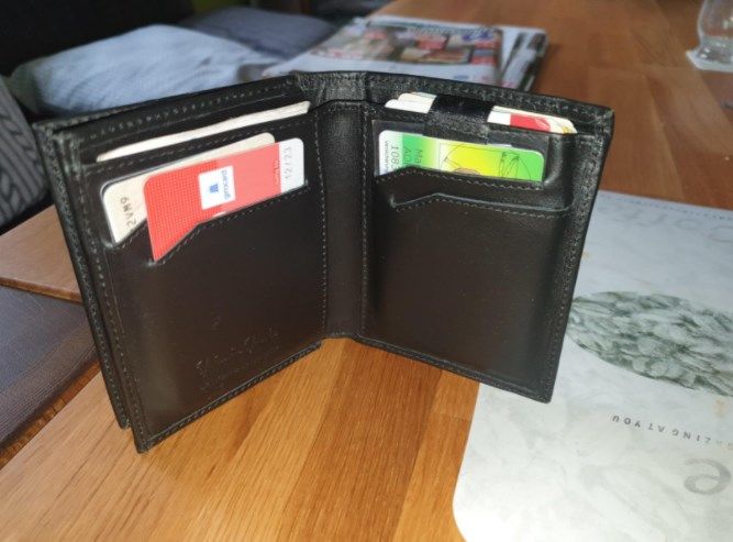 Customer photo review of Folder Boy bi-fold wallet