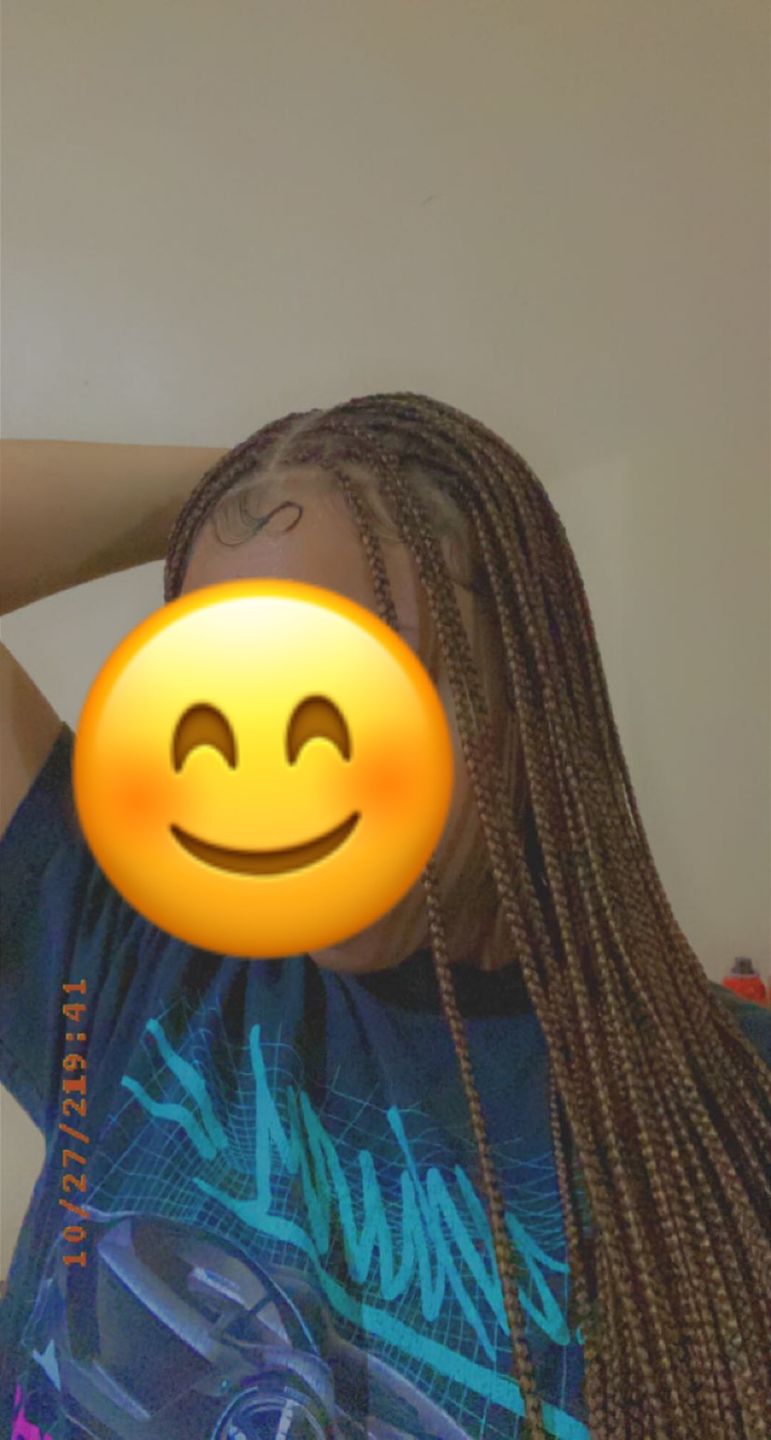 Customer photo review of Beyoncé Knotless Braids Wigs (Ready To Ship)