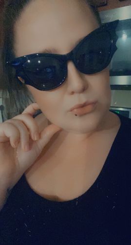 Customer photo review of PRE-ORDER Vamp Batwing Sunglasses in Black